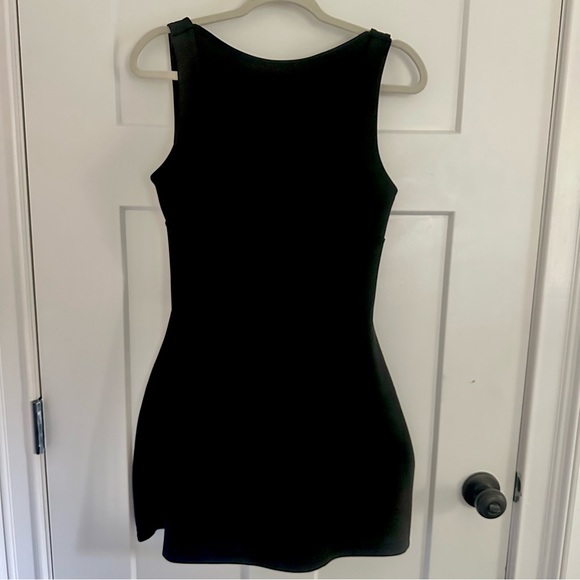 Dresses & Skirts - Elegant Black Sleeveless Dress